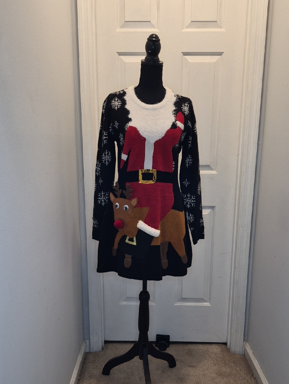 S8- Women's Black Santa and Reindeer Holiday Sweater Dress - sz L